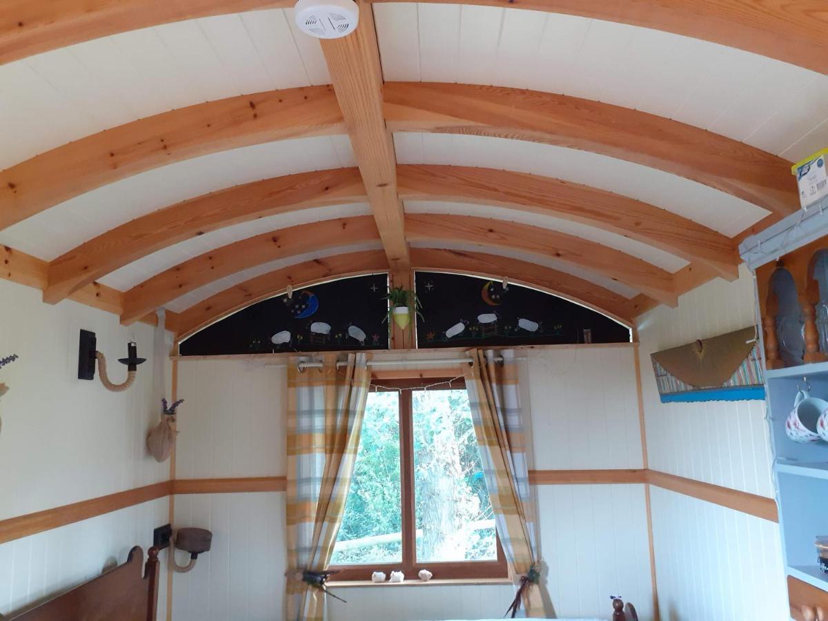 Glamping Malvern Shepherd Hut Екстериор снимка
