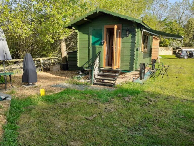Glamping Malvern Shepherd Hut Екстериор снимка