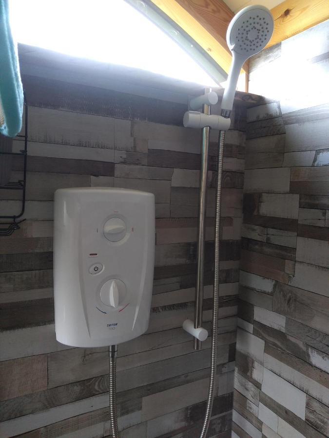Glamping Malvern Shepherd Hut Екстериор снимка